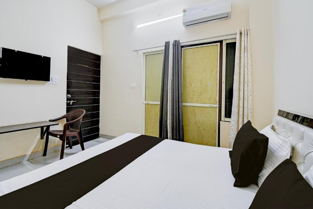 Hotel and Transport Booking