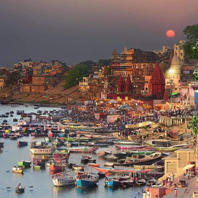 Kashi Vishwanath Temple at sunrise